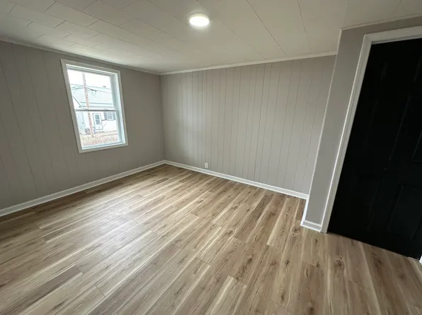 117 N 9th St, Martins Ferry, OH 43935