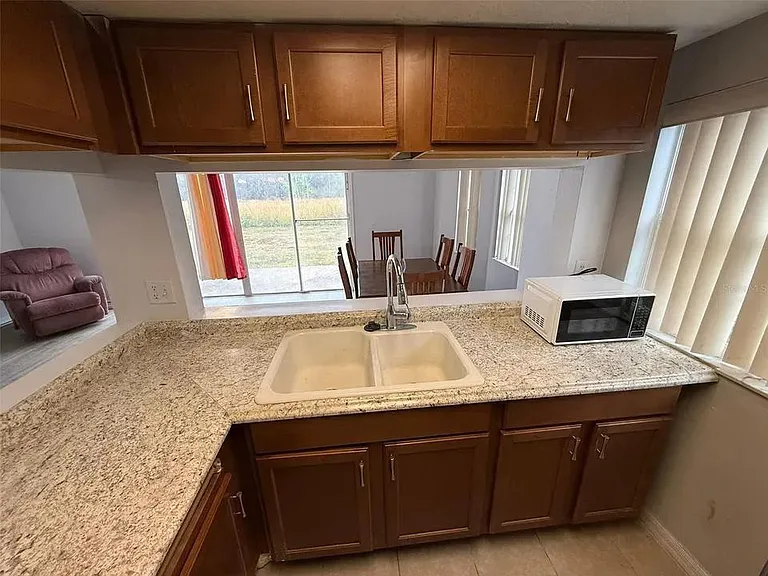 475 Caribbean Dr — Photo 6