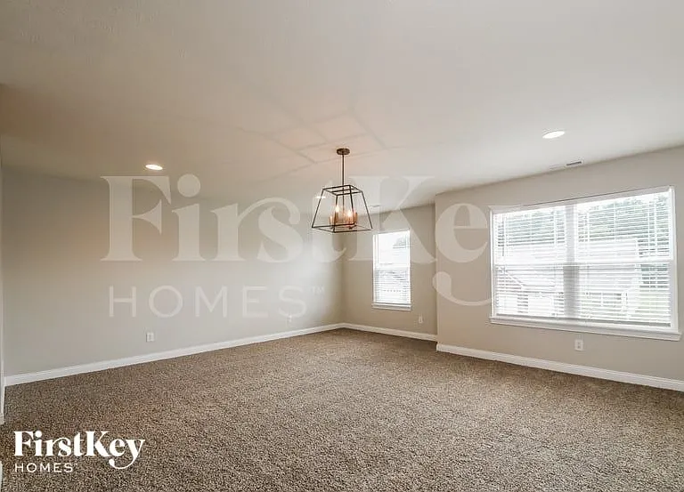 1771 Foudray Cir N — Photo 8