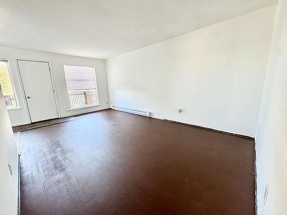 Spacious living room