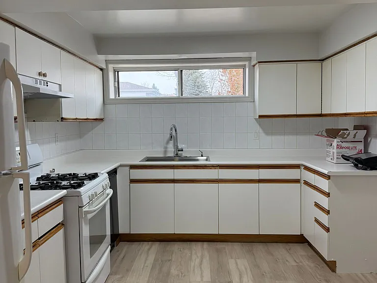 46 Dorengate Dr — Photo 10