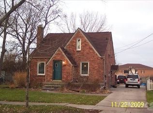 205 Hendrickson Blvd, Clawson, MI 48017