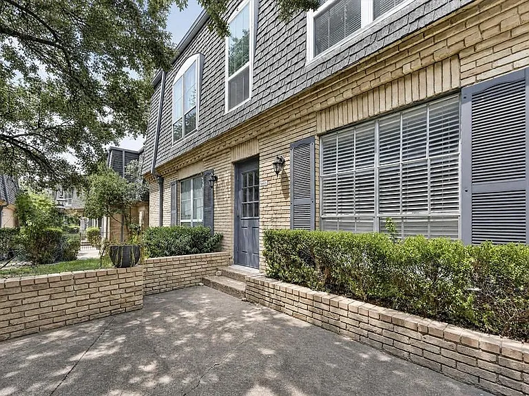 5033 Cedar Springs Rd — Photo 5