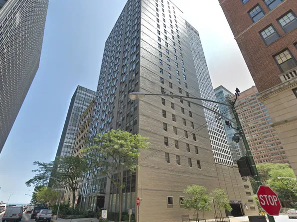 253 E Delaware Pl, Chicago, IL