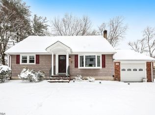 14 Alexander Ave, Waldwick, NJ 07463