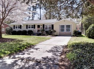 6 Heather Ln, Newport News, VA 23606