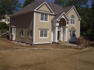 156 Valley Rd, Cos Cob, CT 06807