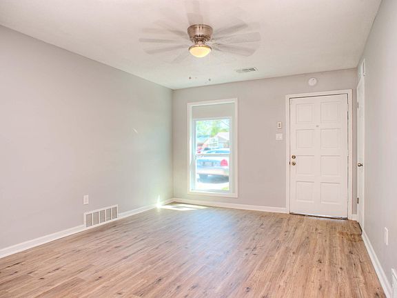 3rd image of 3750 Saint Elmo Ave