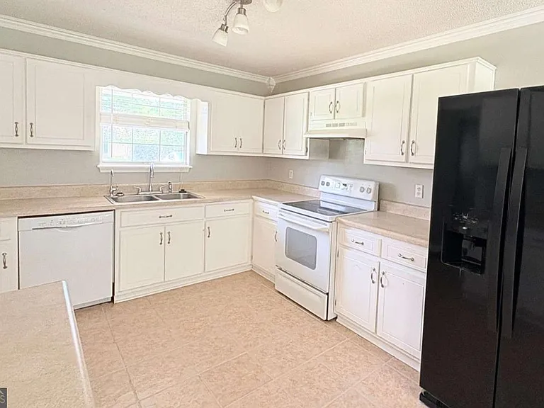 236 Woodbridge Rd — Photo 10
