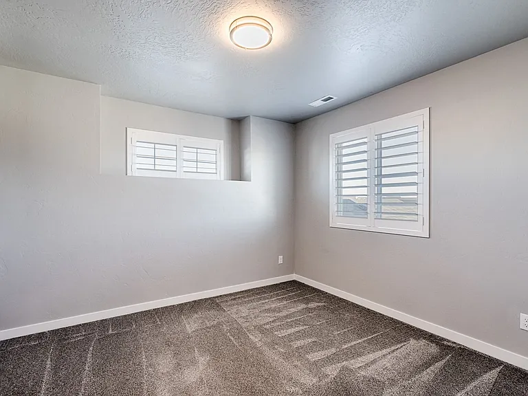 4346 N Nemea Ave — Photo 29
