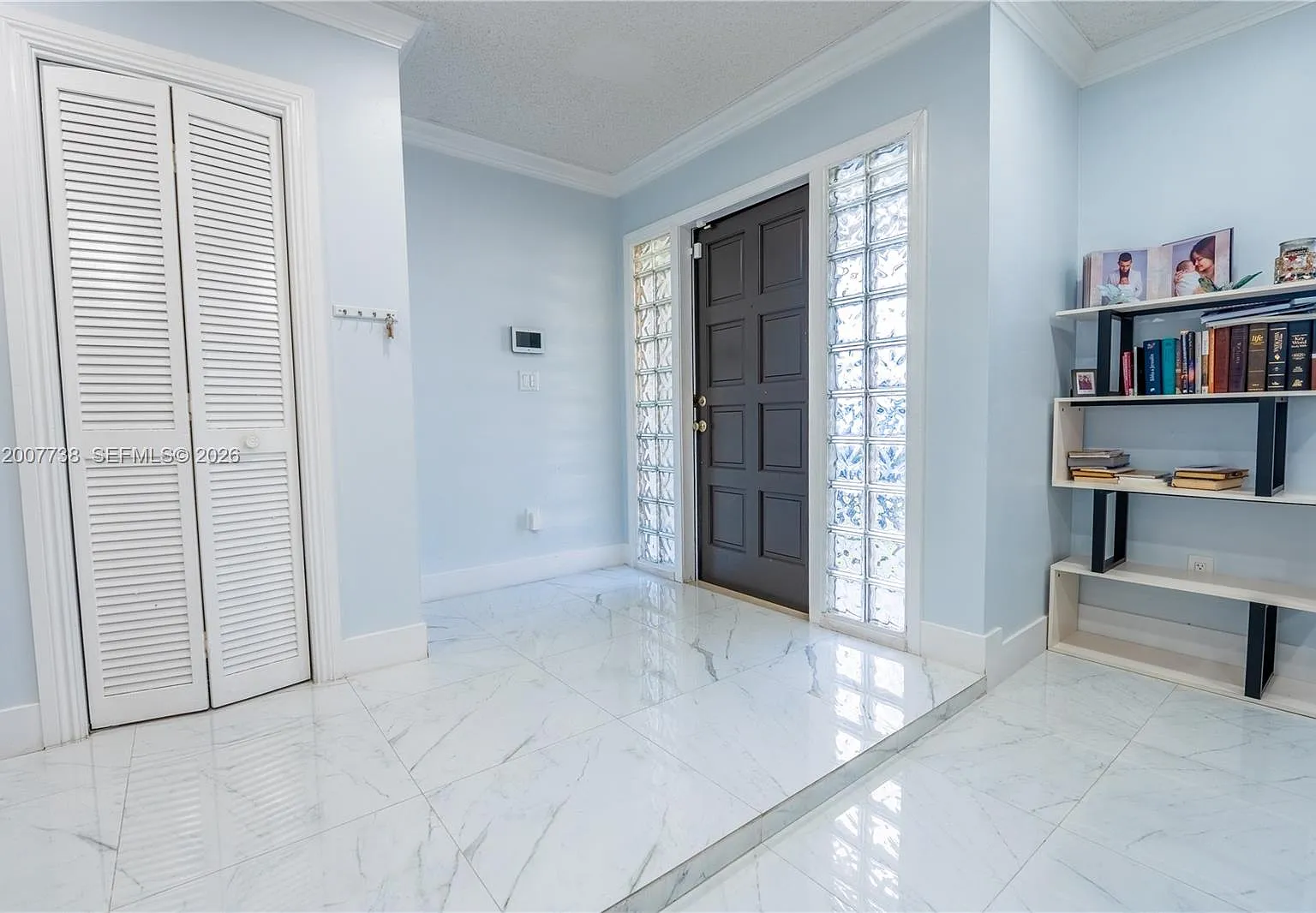 3 bed, 1.0 bath, $3,500 — Photo 2