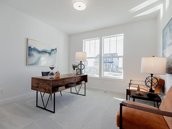 5th image of 3965 Kokanee Ln N