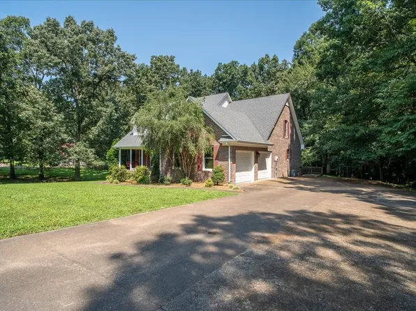 11 Ashley Ct, Lawrenceburg, TN 38464