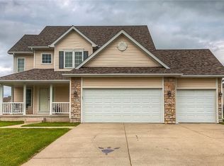 6216 NW 95th St, Johnston, IA 50131