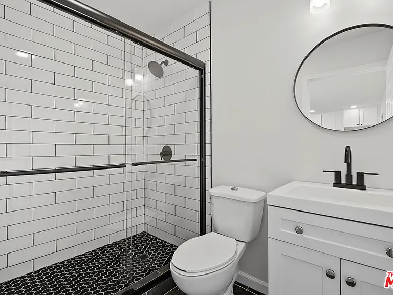 11512 Fenton Ave — Photo 10