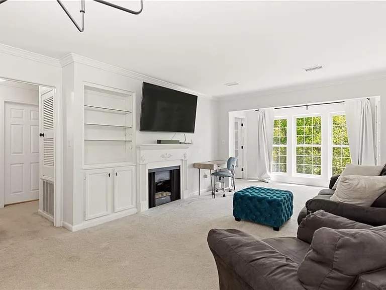 24307 Plantation Dr NE — Photo 12