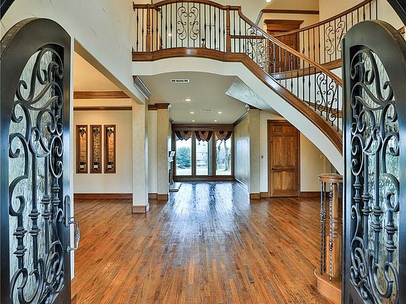 4th image of 6717 Oak Hill Dr