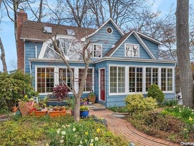 (Undisclosed Address), Centerport, NY, 11721
