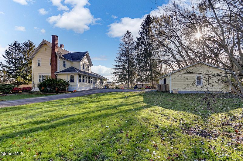 4th image of 412 Auriesville Road