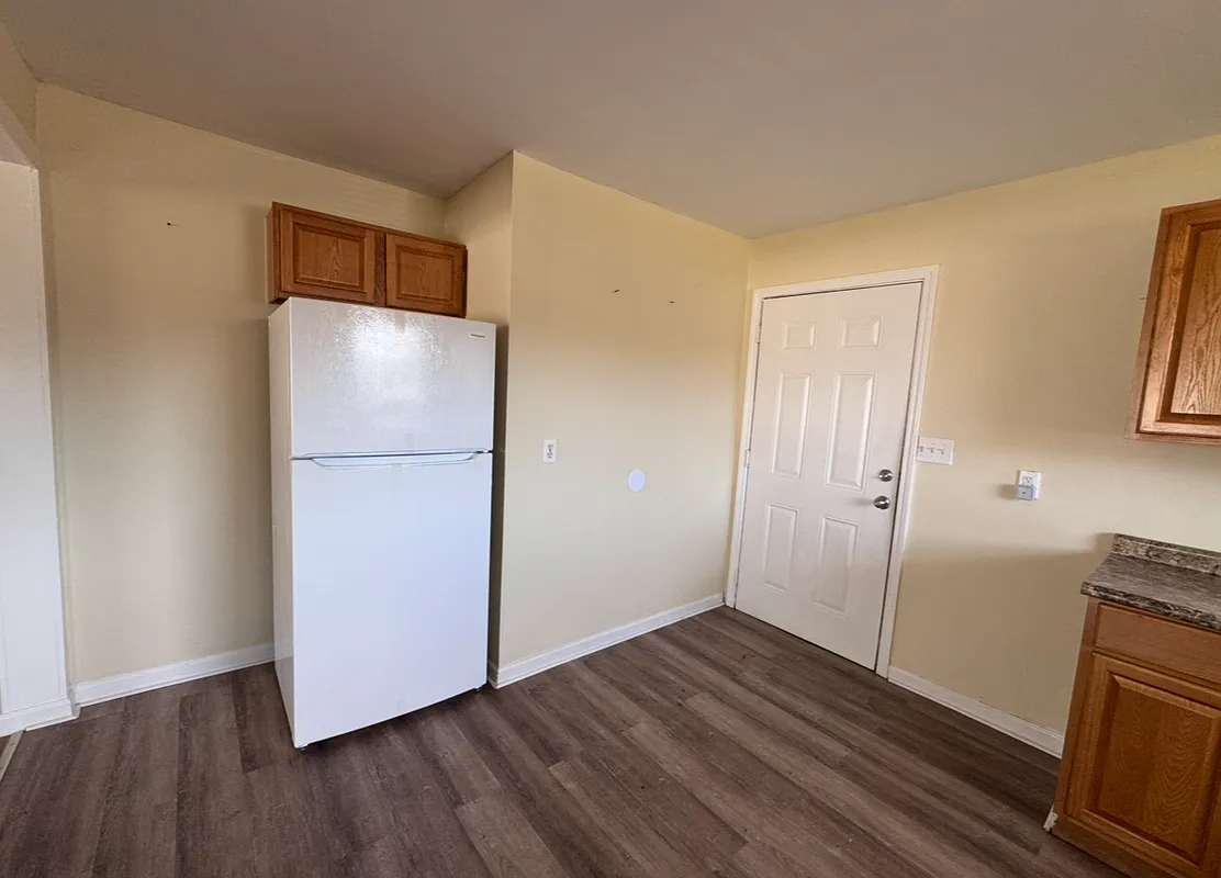 2 bed, 1.0 bath, 989 sqft, $950 — Photo 4