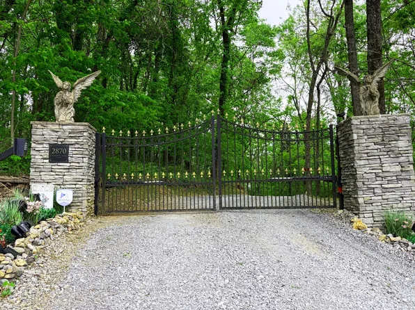 2870 Leonard Creek Ln, Arrington, TN 37014