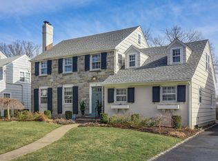 19 Stonehouse Rd, Glen Ridge, NJ 07028