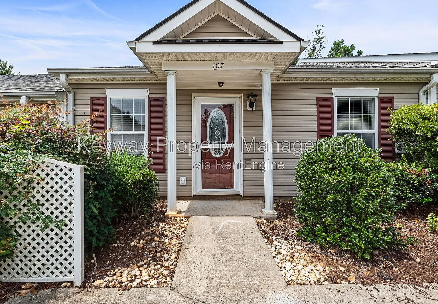 2 bed, 2.0 bath, 1220 sqft, $1,435 — Photo 2