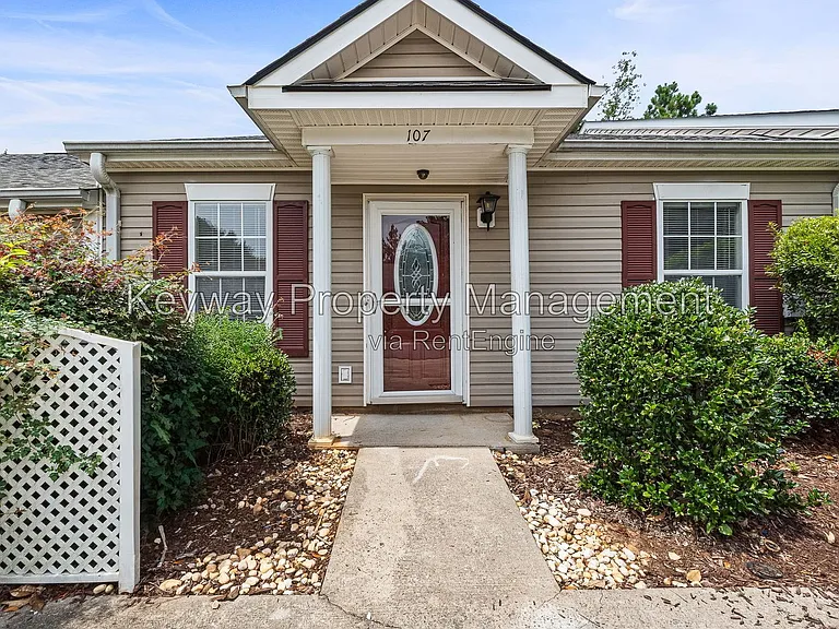 107 Stonington Ln SW — Photo 2