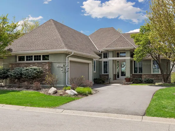 1405 Skyline Dr, Golden Valley, MN 55422