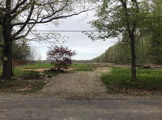 7127 East Rd, Three Oaks, MI 49128