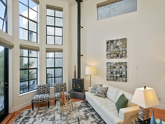 2nd image of 1826 Eddy St #3