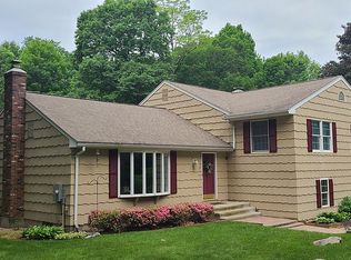 11 Tanglewood Dr, Avon, CT 06001