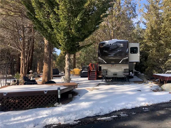 40751 N Shore Dr, Fawnskin, CA 92333