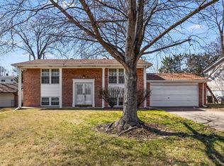 1257 Dawn Valley Dr, Maryland Heights, MO