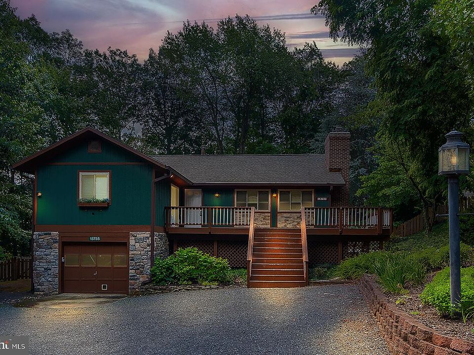 1st image of 15755 Wakefield Ct