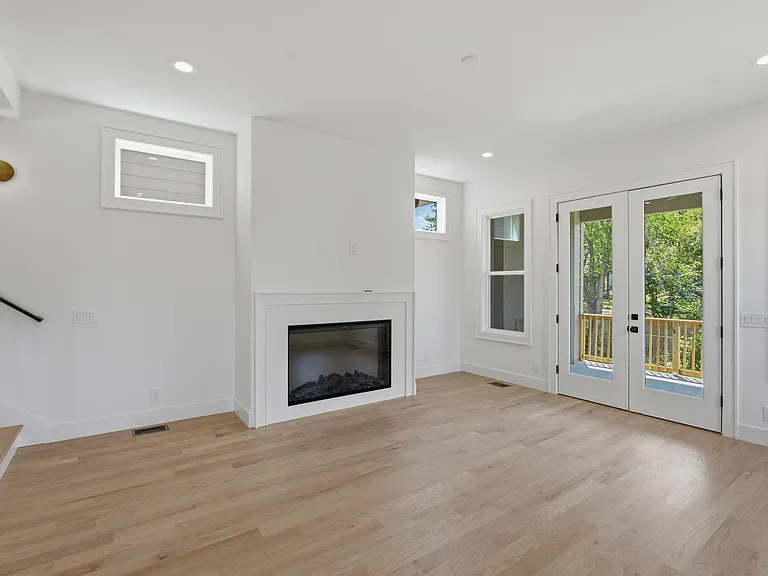 731B Croley Dr — Photo 13