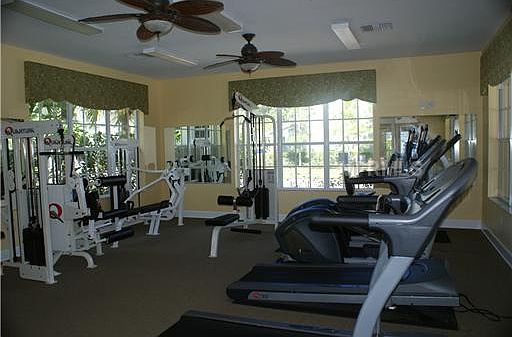 3rd image of 2075 Kings Palace Dr