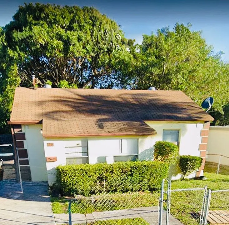 716 W 5th St