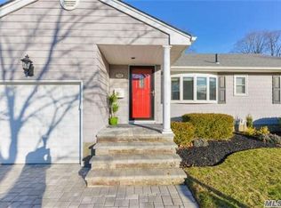 733 Blackstone Ave, East Meadow, NY 11554