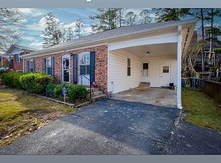 109 White Oak Ln, Little Rock, AR 72227