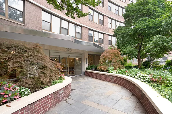 Rented by Corcoran | media 23