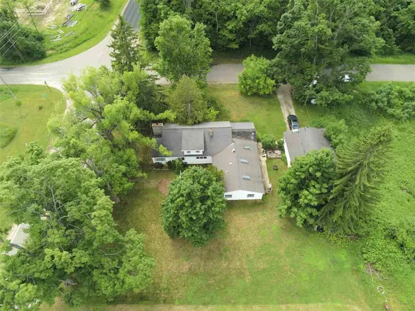 7962 W Stutsmanville Rd, Harbor Springs, MI 49740
