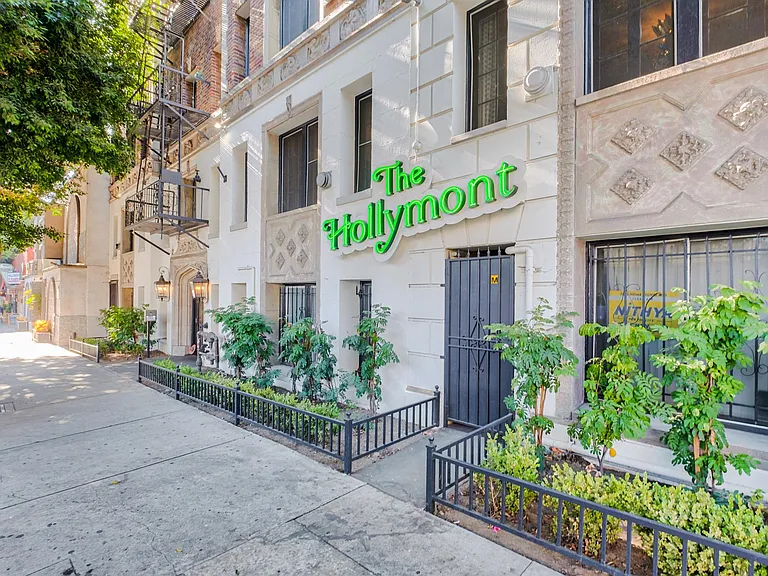Hollymont Apartments — Photo 2