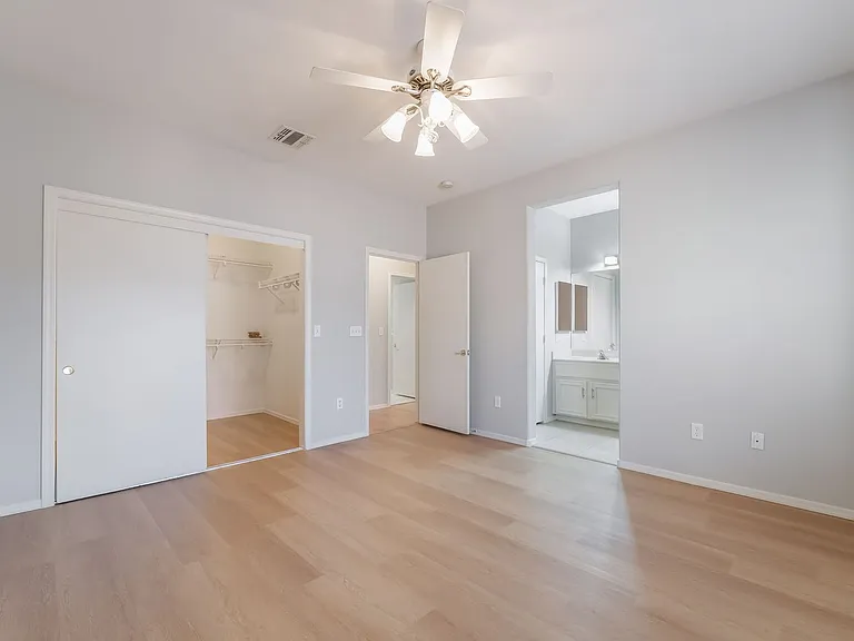 2571 Thatcher Ave — Photo 16