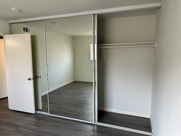10933 Moorpark St #5 — Photo 9