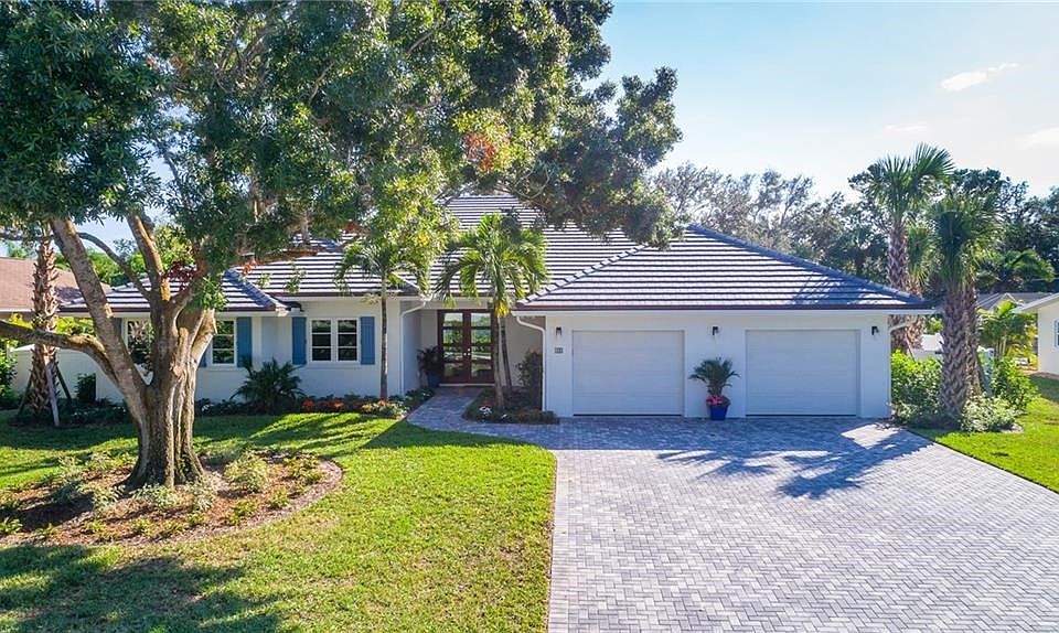 1st image of 716 Hibiscus Ln