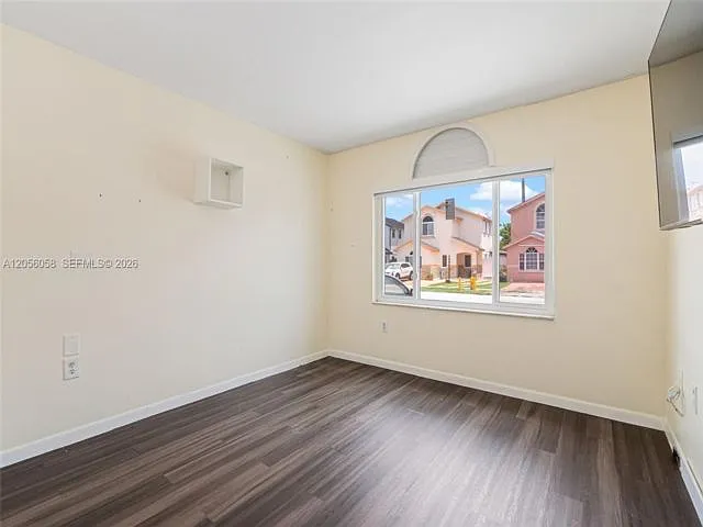 4 bed, 2.5 bath, 1567 sqft, $3,499 — Photo 2
