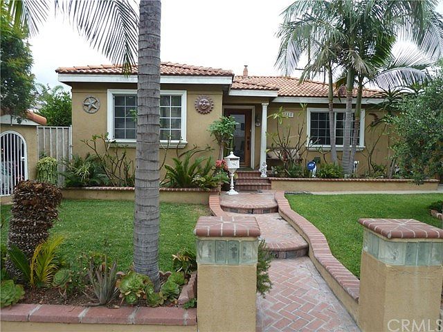 1st image of 8850 Calden Ave