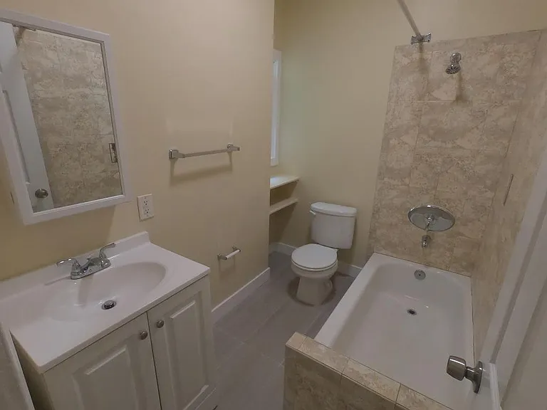 140 Carr Dr #7 — Photo 16