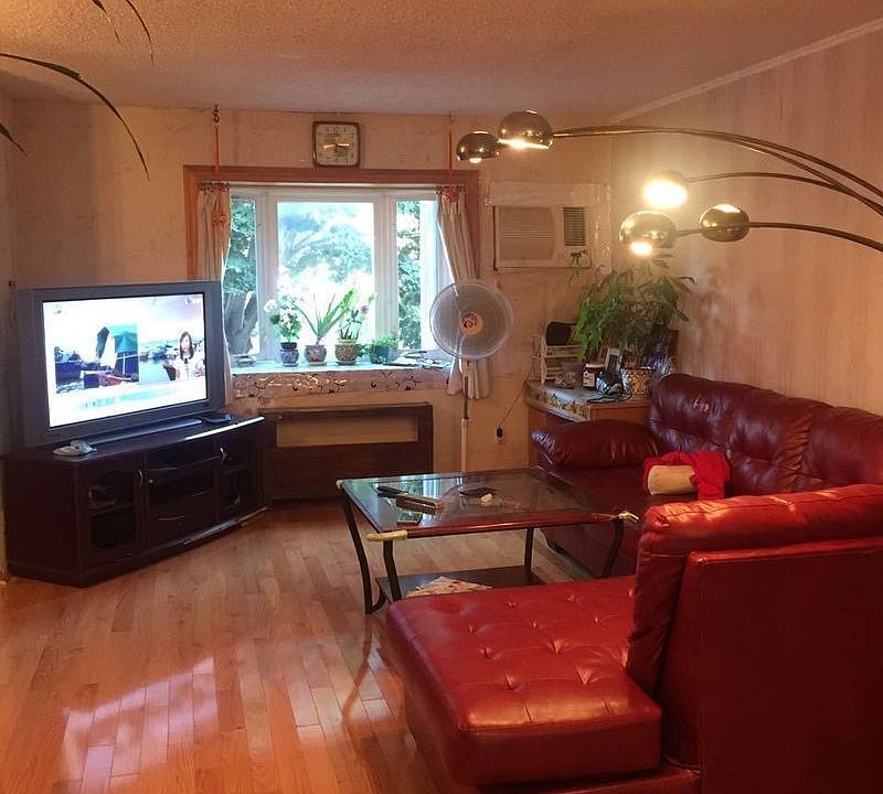 2nd image of 8904 18th Ave